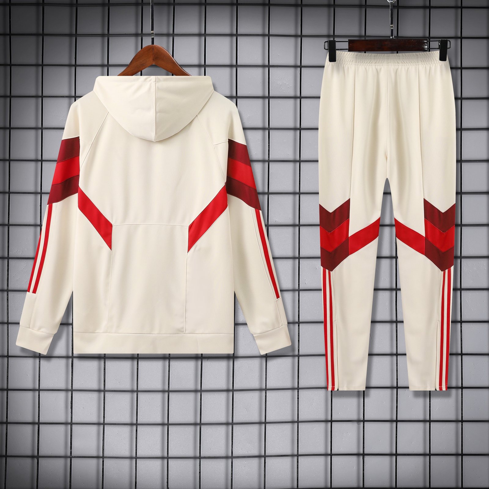 2025-26 Bayern Munich off-white training hooded jersey