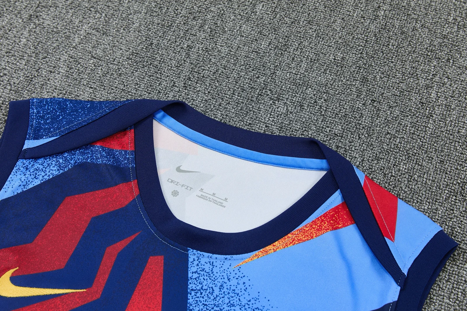 2025-26 Barcelona vest training jersey
