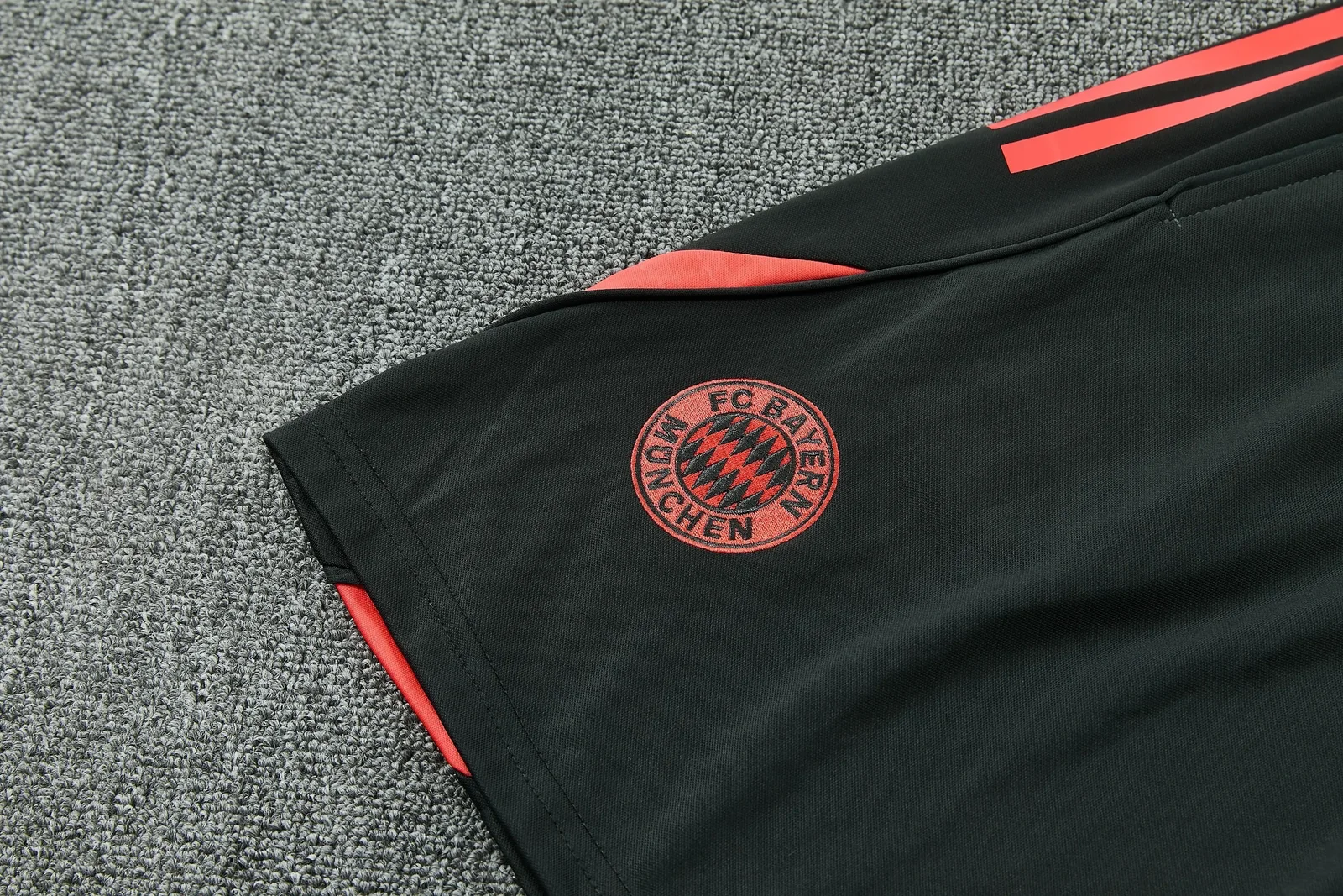 2025-26 Bayern Munich training vest jersey