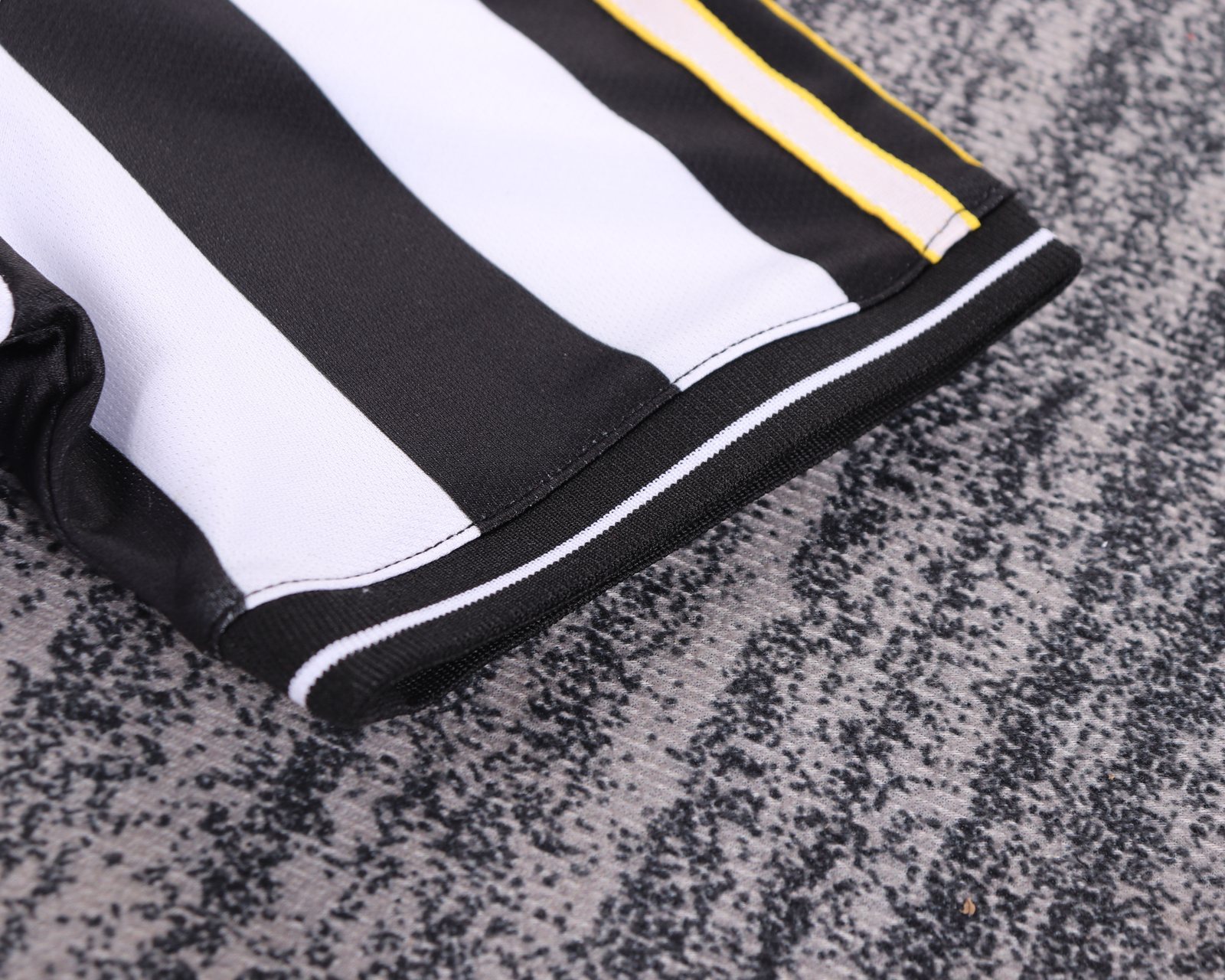 1997-99 Newcastle United Home Retro Jersey - Kids