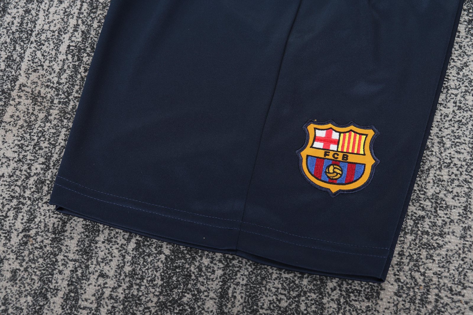 2004-05 Barcelona Away Retro Jersey - Kids