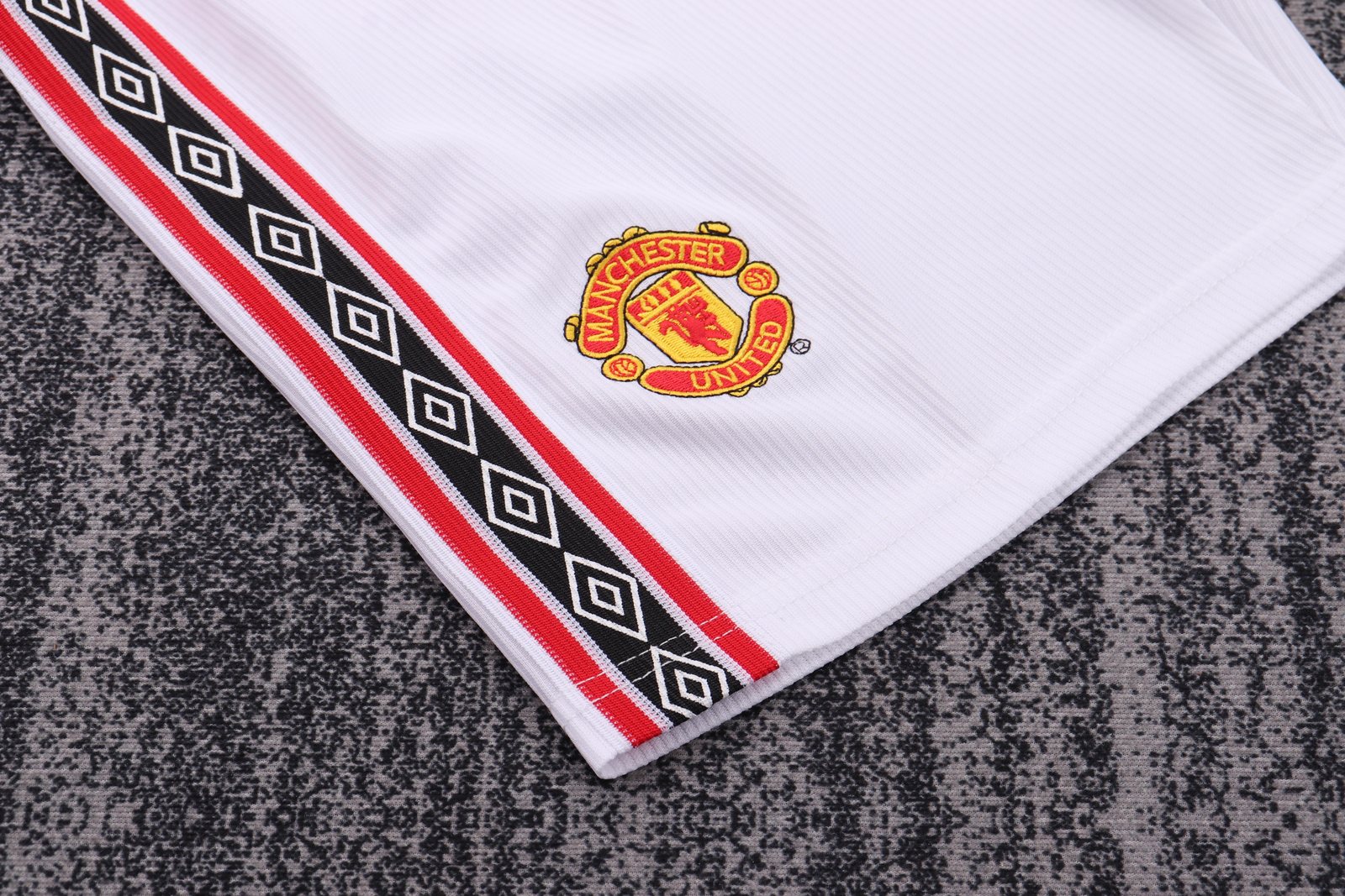 1998-99 Manchester United Commemorative Retro Jersey - Kids