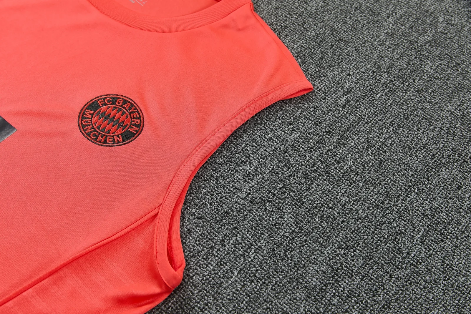 2025-26 Bayern Munich training vest jersey