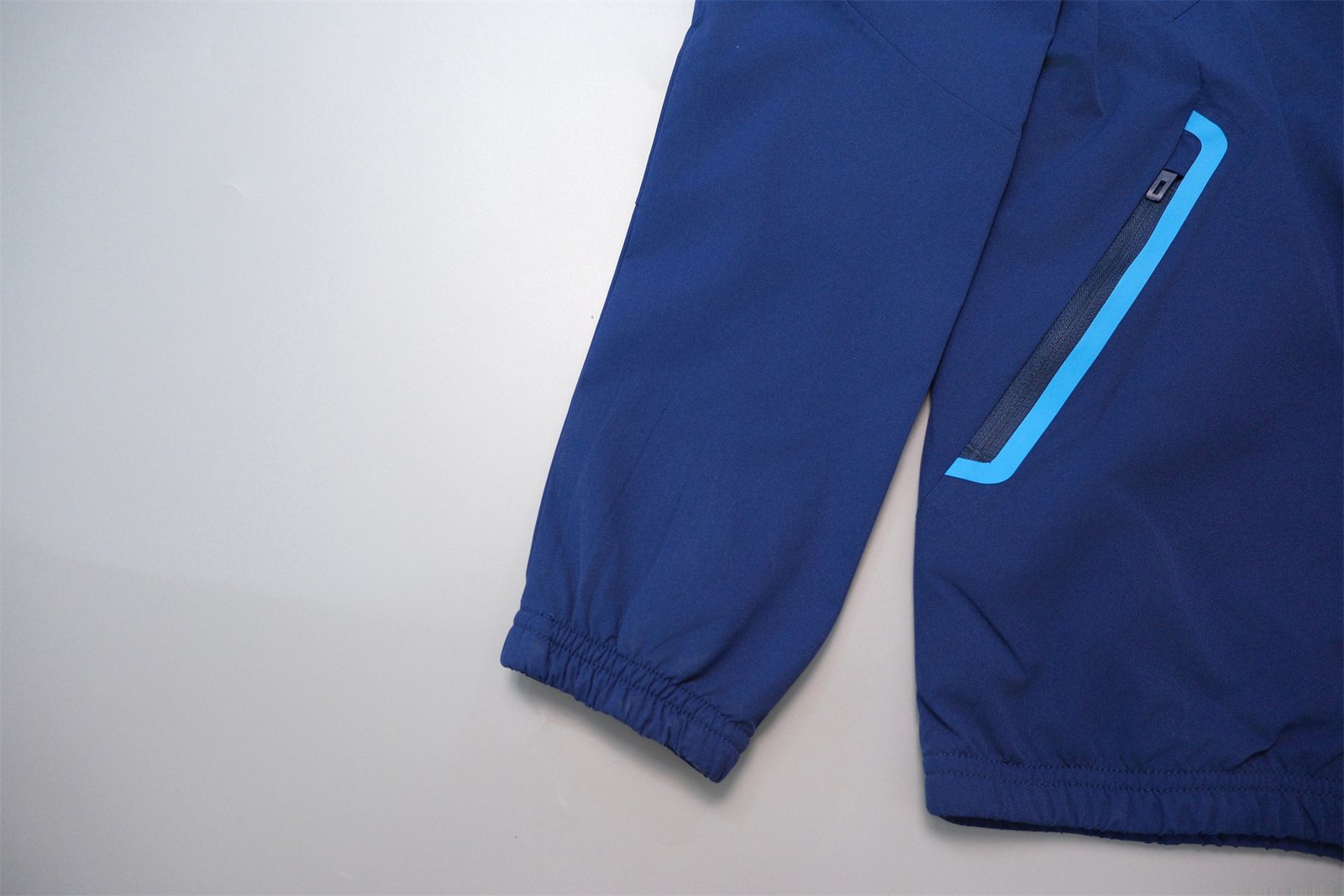 2026-27 Spain Hooded Waterproof Windbreaker