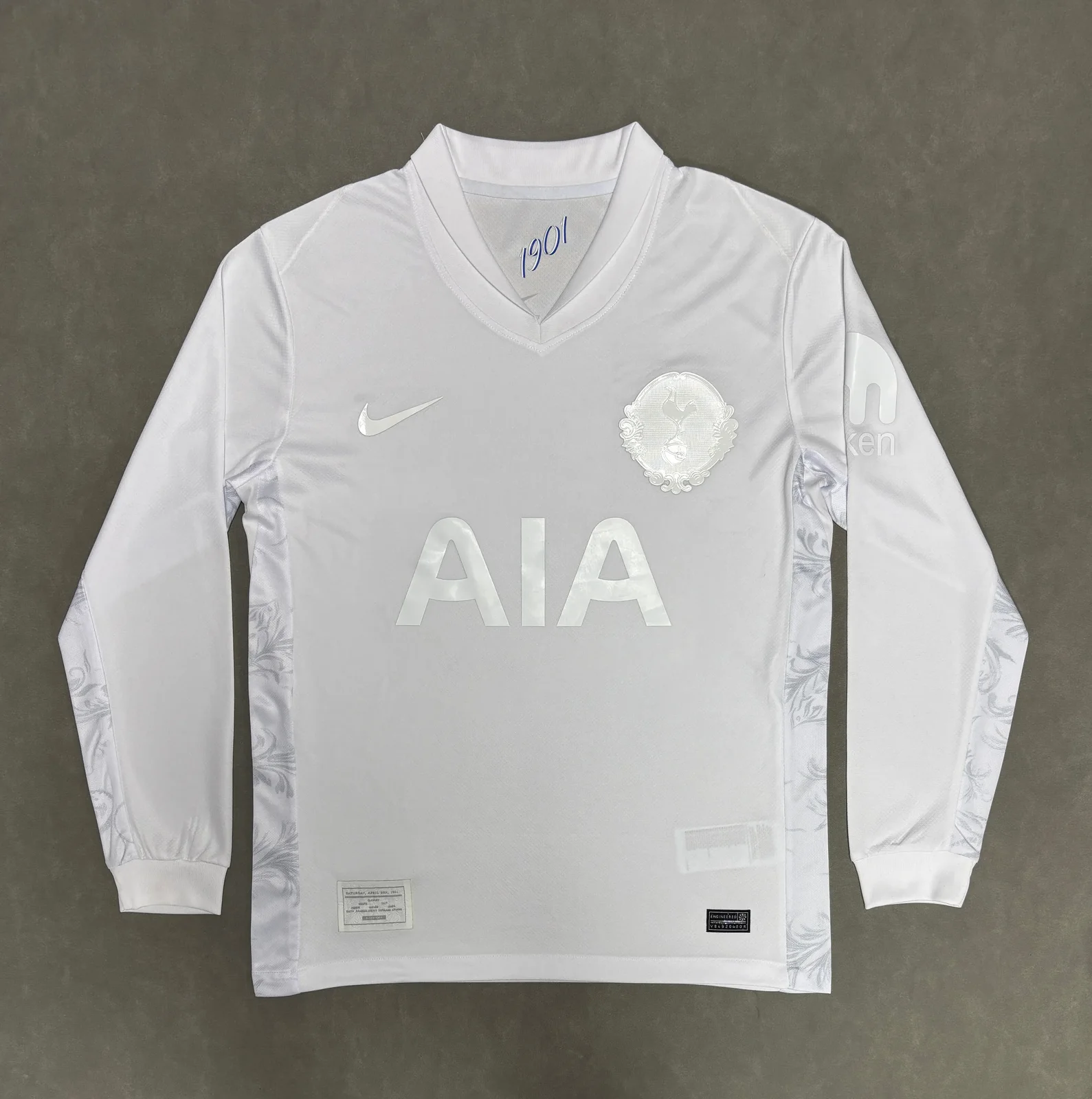 2025–26 Tottenham Hotspur 125th Anniversary Long-Sleeve Jersey