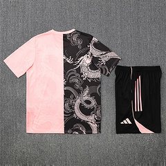 2025-26 Real Madrid black and pink short-sleeved training jersey
