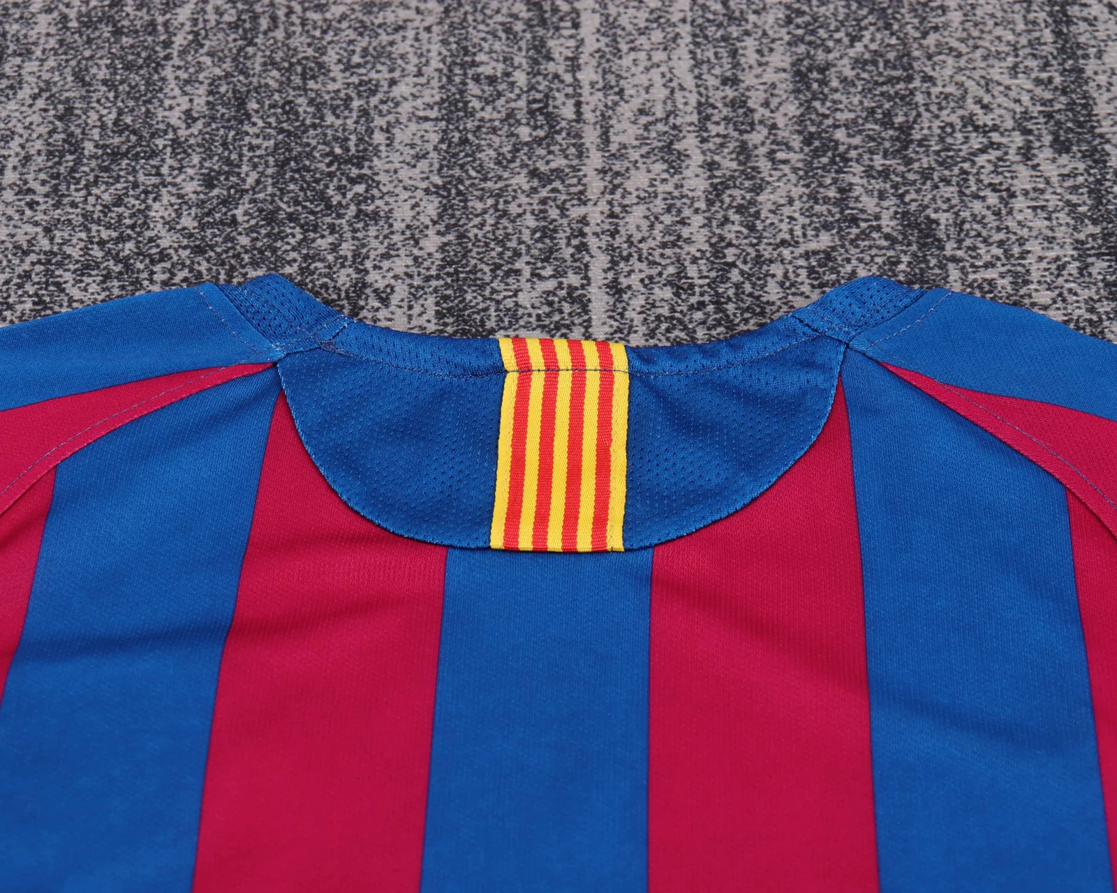 2005-06 Barcelona Home Edition Retro Shirt - Kids Size
