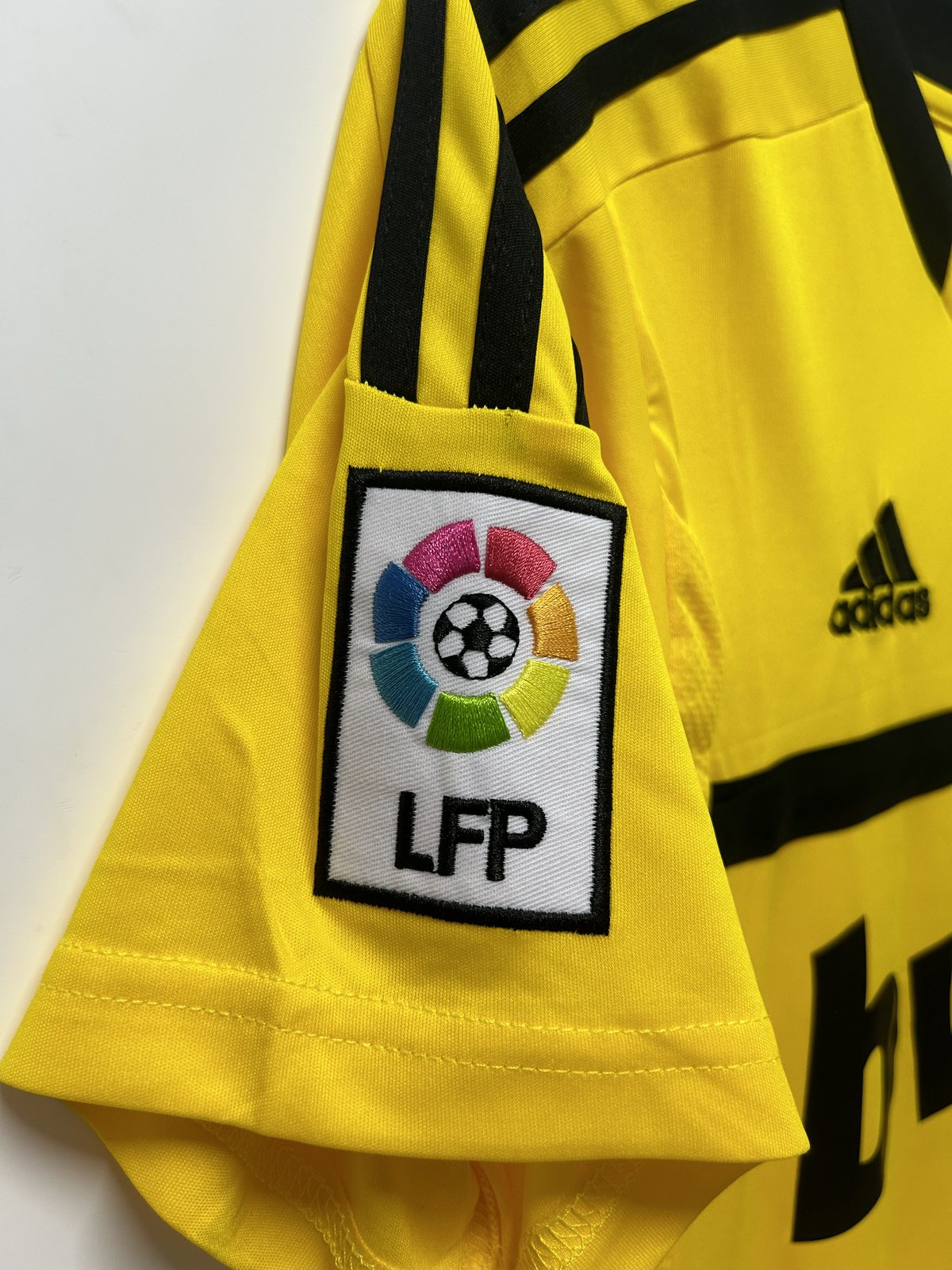2011-12 Real Madrid Yellow Goalkeeper Retro Jersey