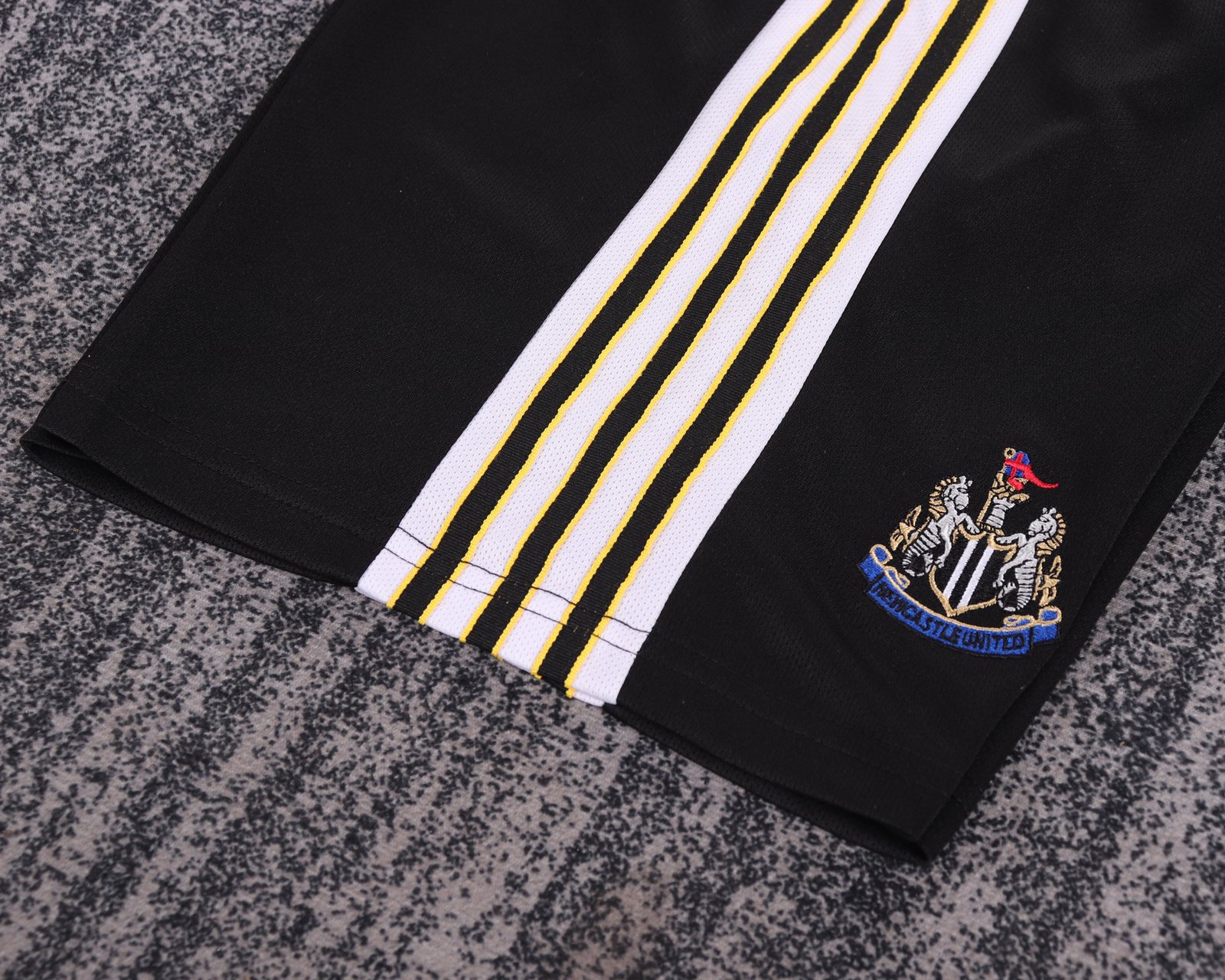 1997-99 Newcastle United Home Retro Jersey - Kids