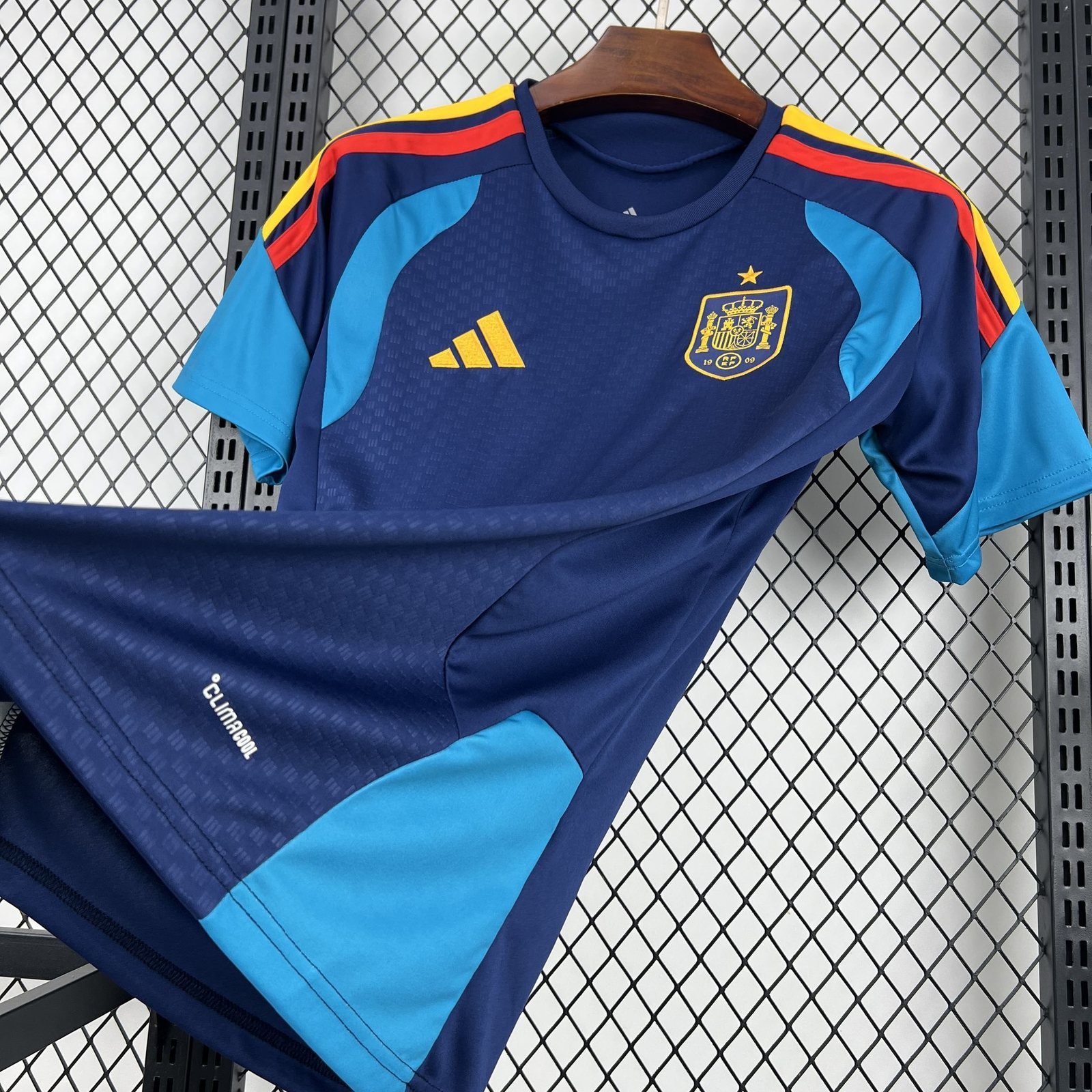 2026-27 Spain Training Jersey – Fan Version