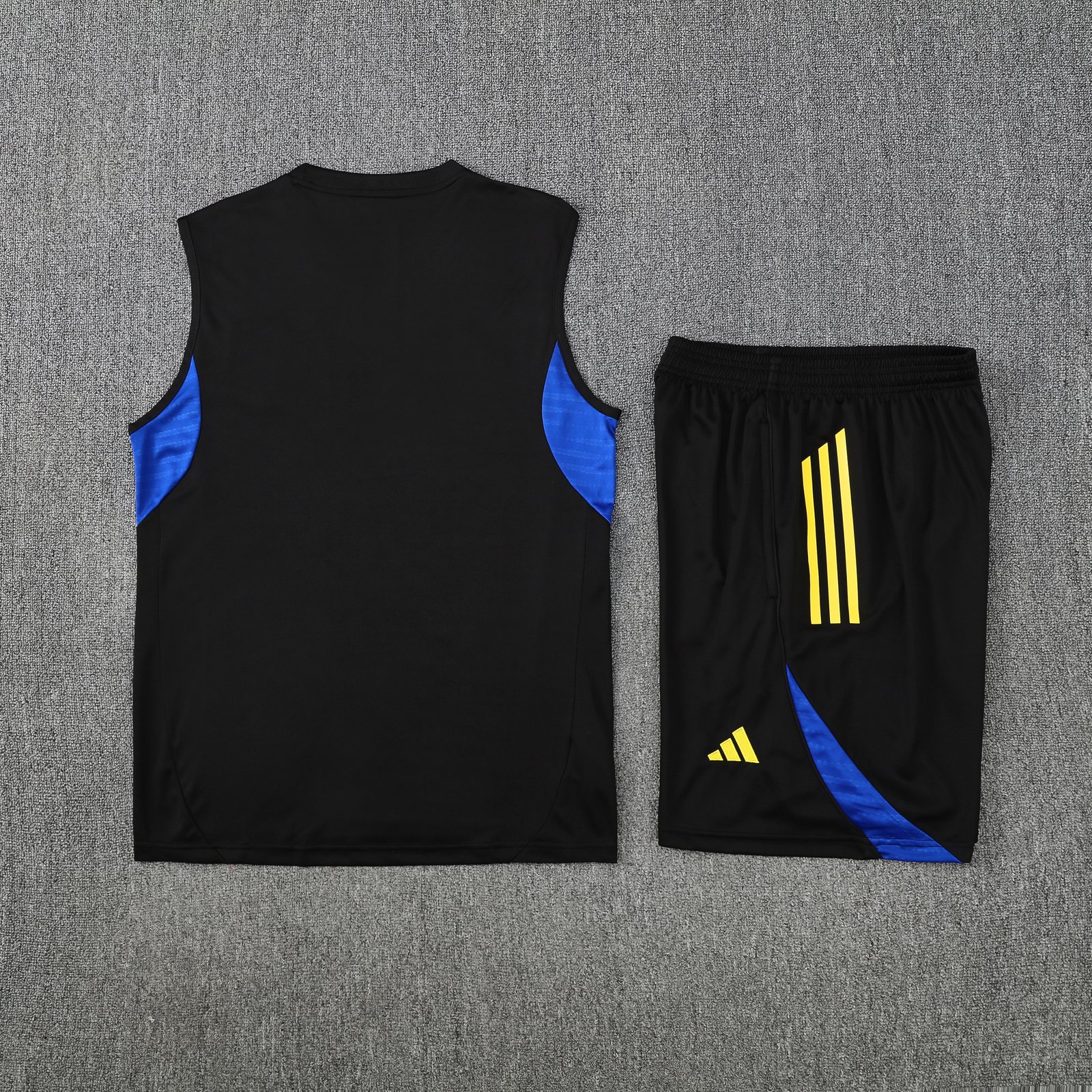 2025-26 Manchester United training vest jersey