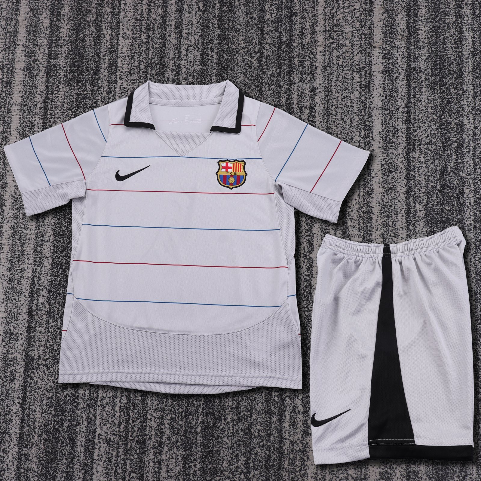 2003-04 Barcelona Away Retro Jersey - Kids