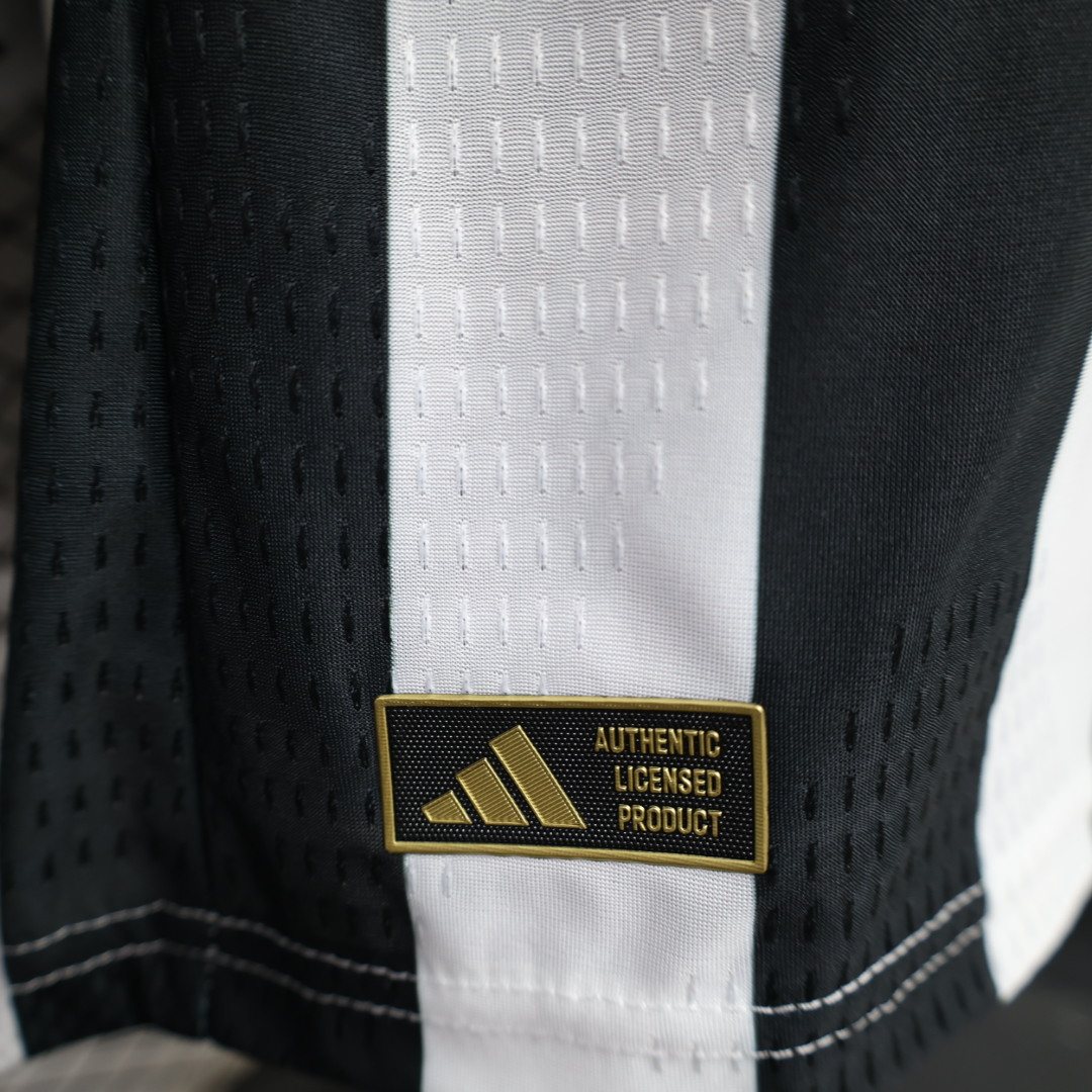 2026-27 Juventus Home Long-Sleeve Jersey - Player Version