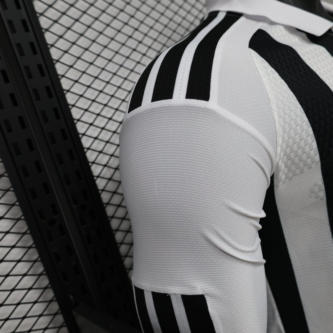 2026-27 Juventus Home Long-Sleeve Jersey - Player Version