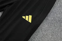 2025-26 Manchester United Black Half-Raised Training Jersey