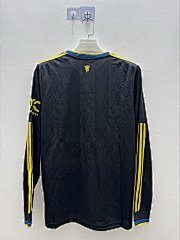 2025-26 Manchester United away long-sleeved second jersey.