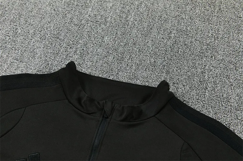 2026-27 Manchester United Black Half-Zip Training Jersey