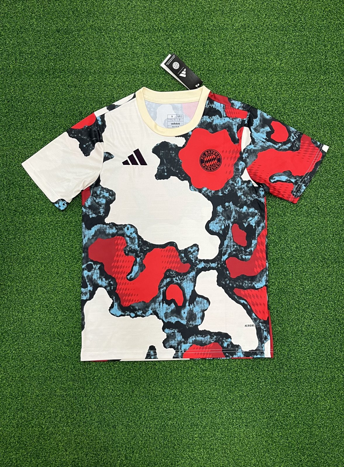 2025-26 Bayern training jersey