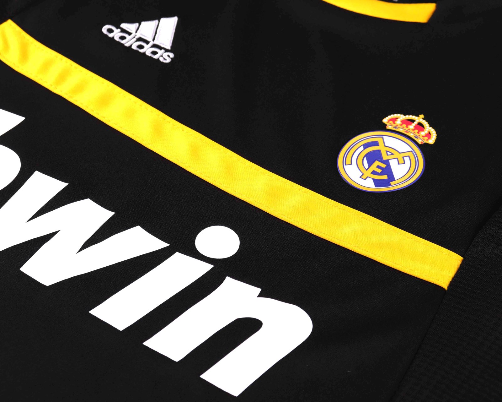 2011-12 Real Madrid Goalkeeper Retro Black Shirt - Kids
