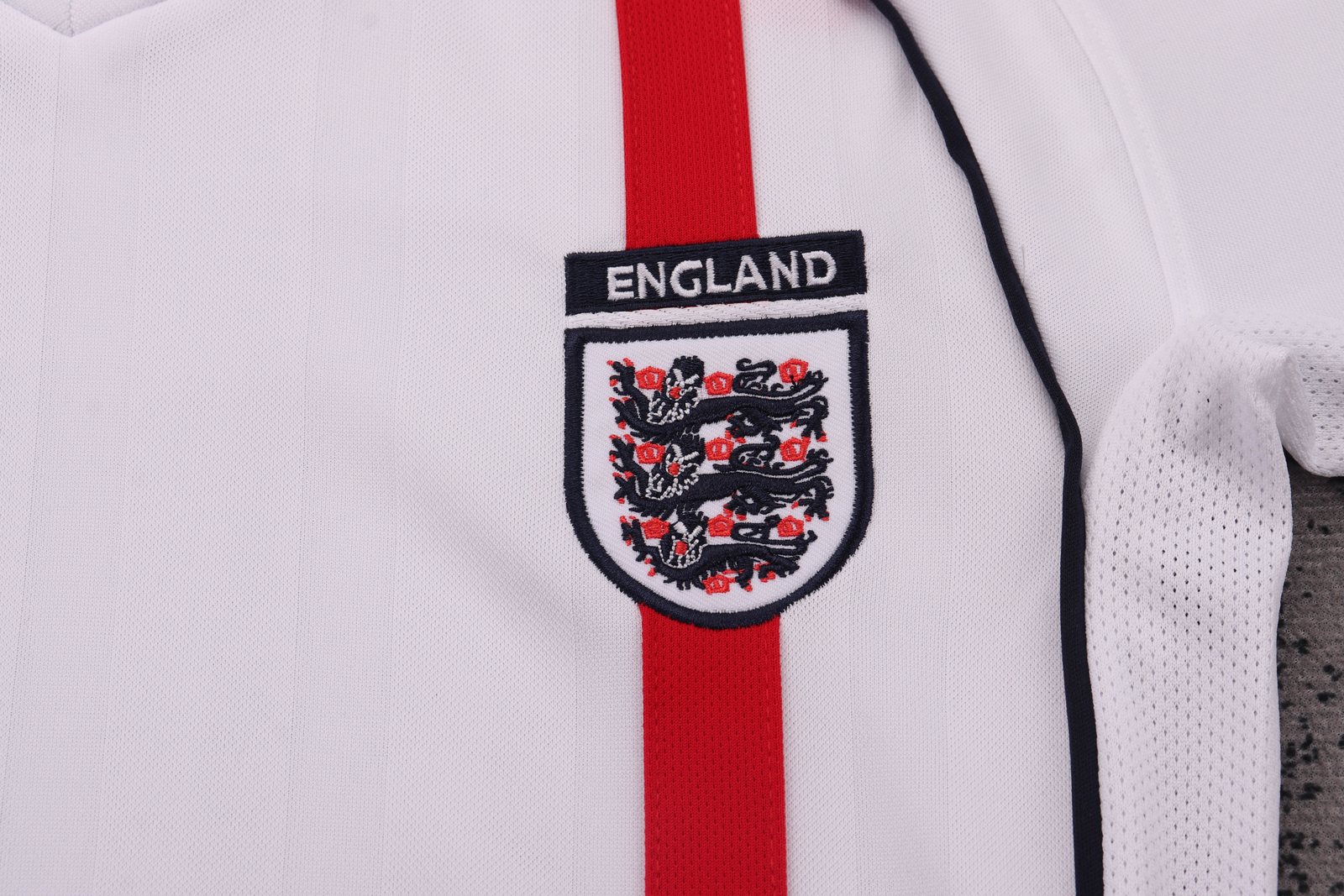 2002 England Home Retro Shirt – Kids