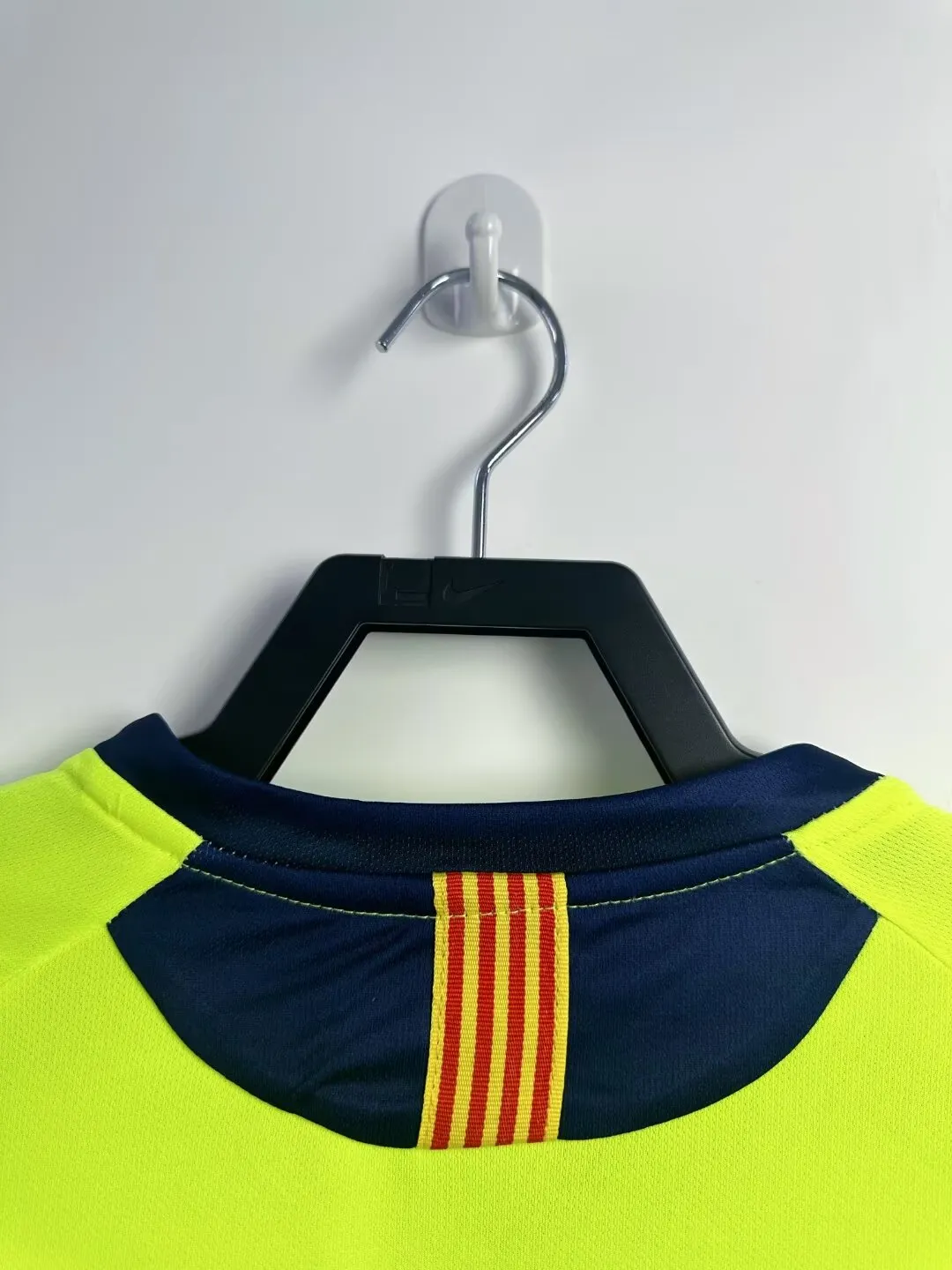 2005-06 Barcelona Away Long Sleeve Retro Jersey
