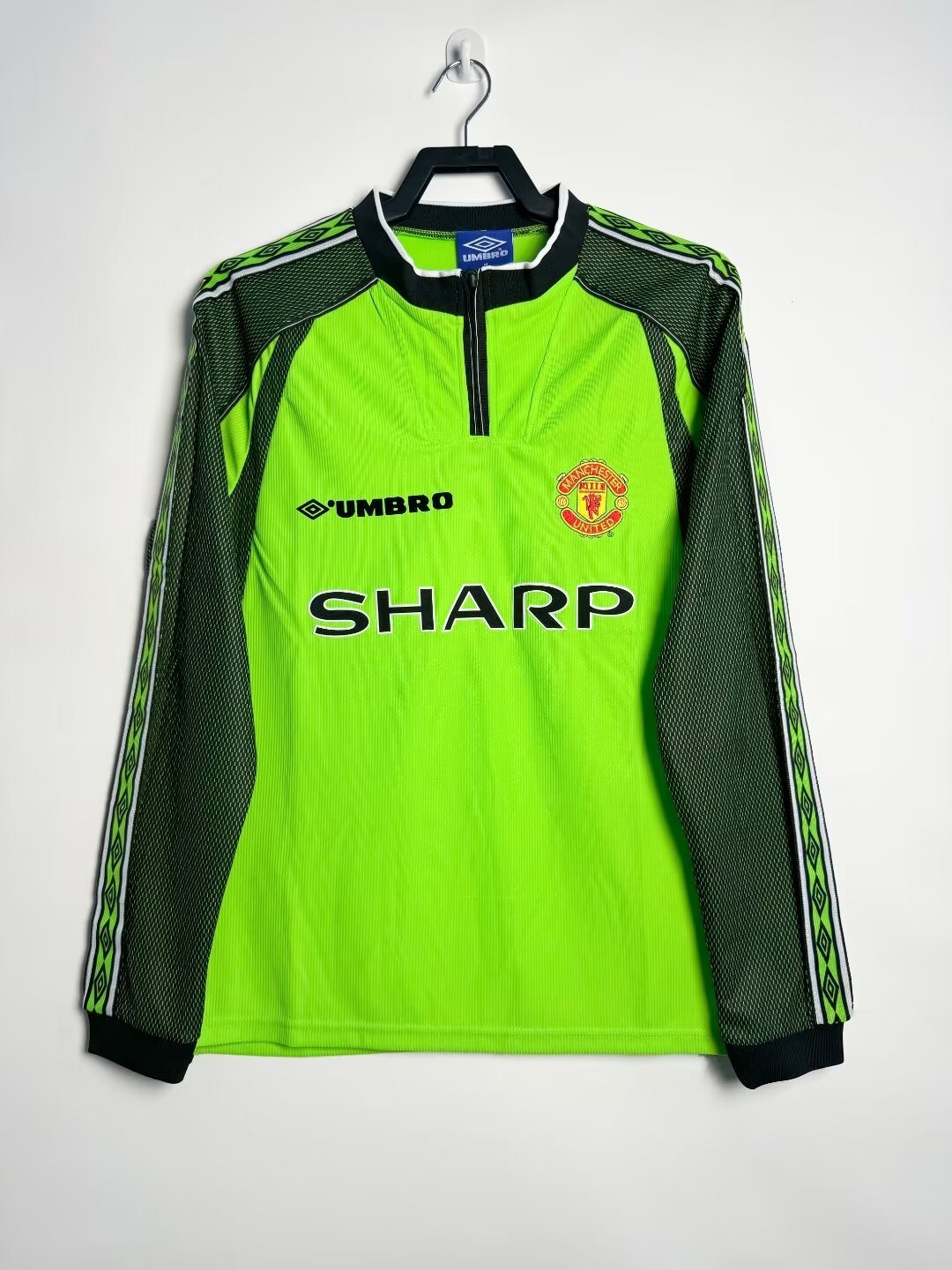 1998-99 Manchester United Green Goalkeeper Long Sleeve Retro Shirt
