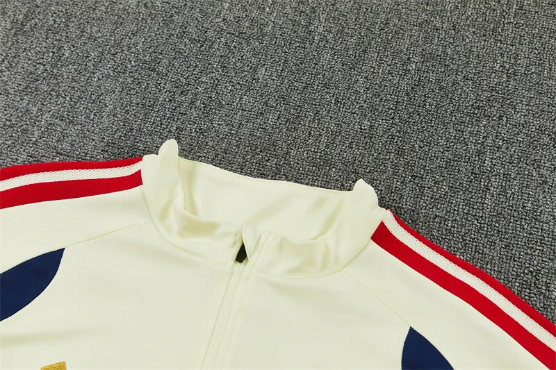 2026-27 Bayern Munich Beige Half-Zip Training Jersey