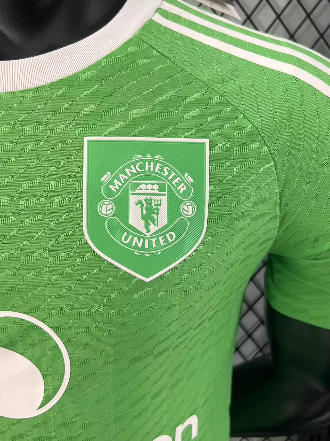 2025-26 Manchester United Goalkeeper Jersey – Player Version