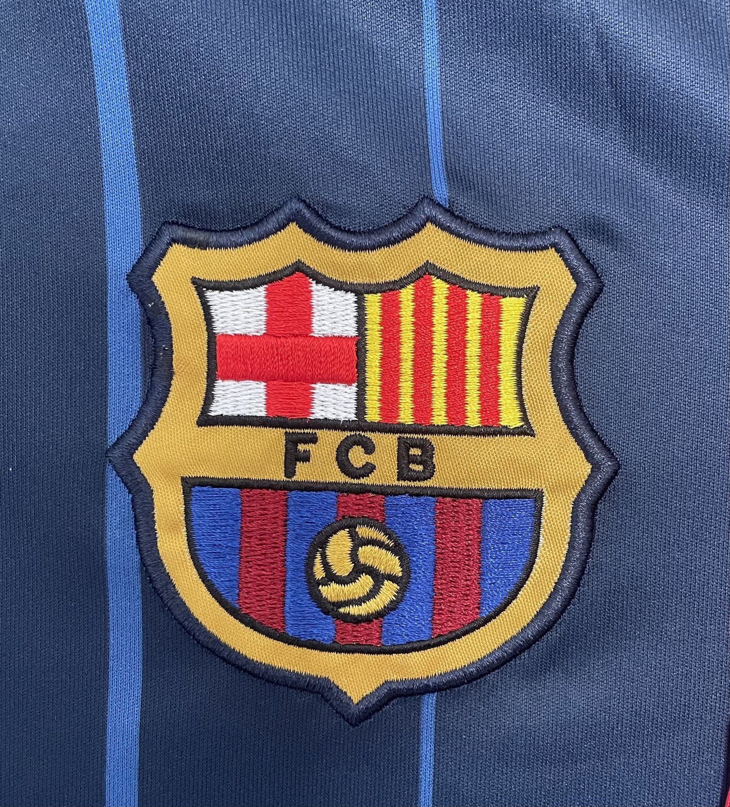 2004-05 Barcelona Away Retro Jersey