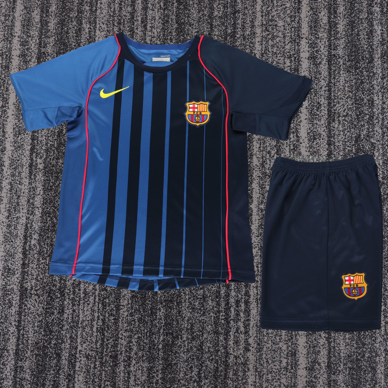 2004-05 Barcelona Away Retro Jersey - Kids