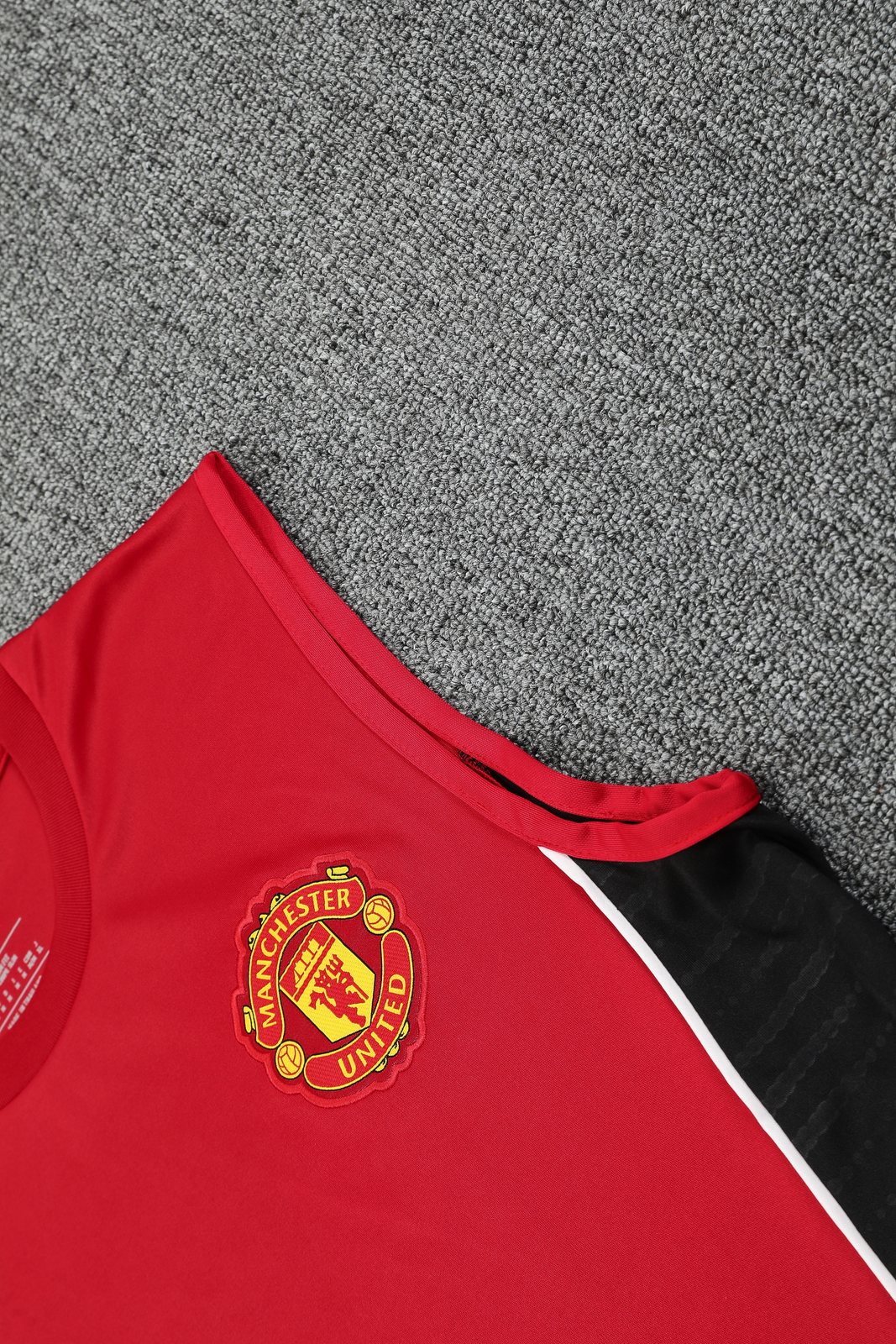 2025-26 Manchester United training vest jersey