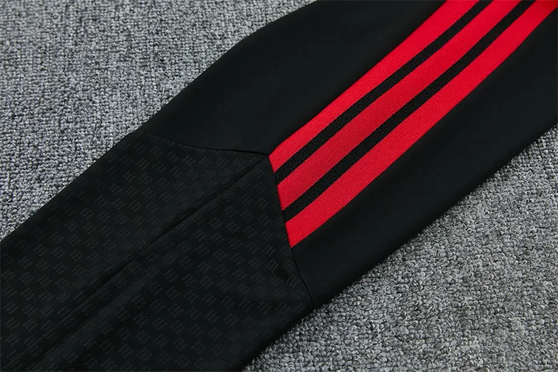 2026-27 Manchester United Black Half-Zip Training Kit