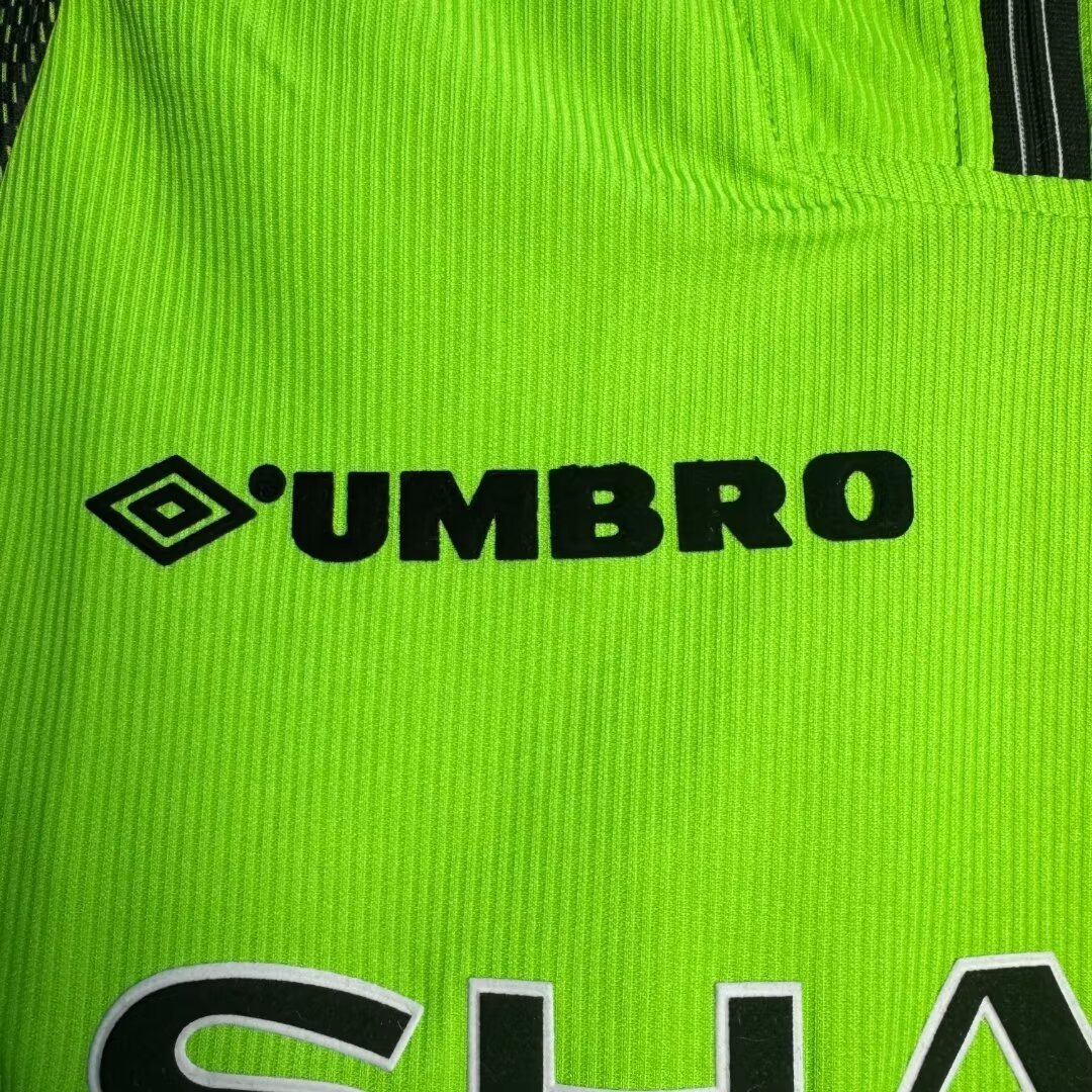 1998-99 Manchester United Green Goalkeeper Long Sleeve Retro Shirt