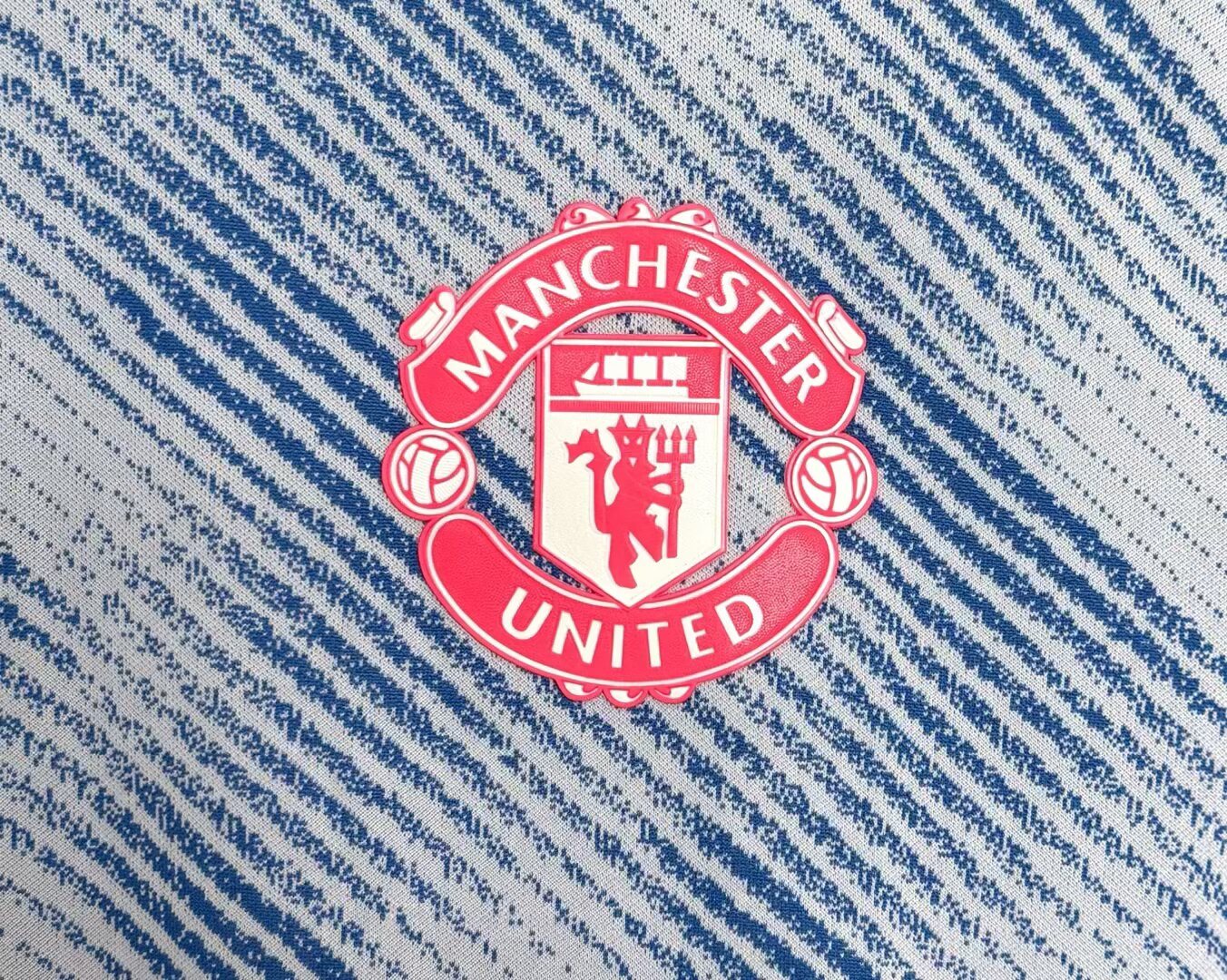 2021-22 Manchester United Away Retro Jersey – Player Version