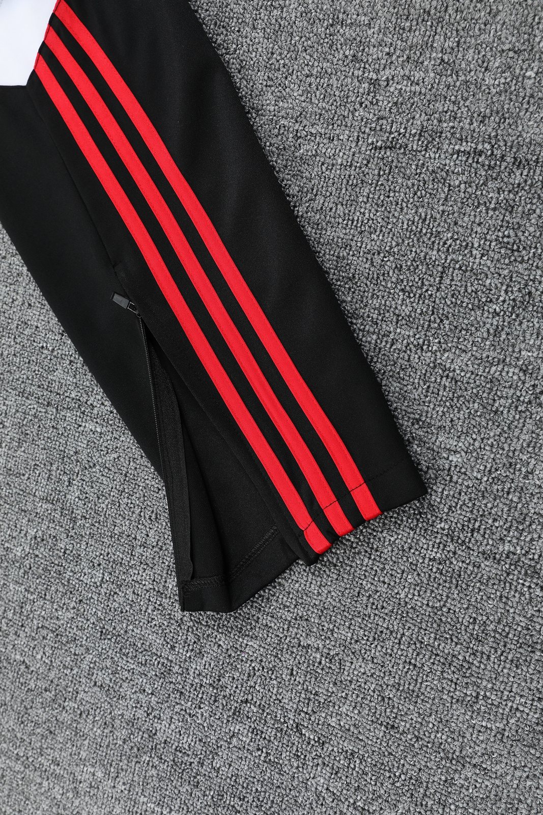 2025-26 Manchester United Black Training Hooded Jersey