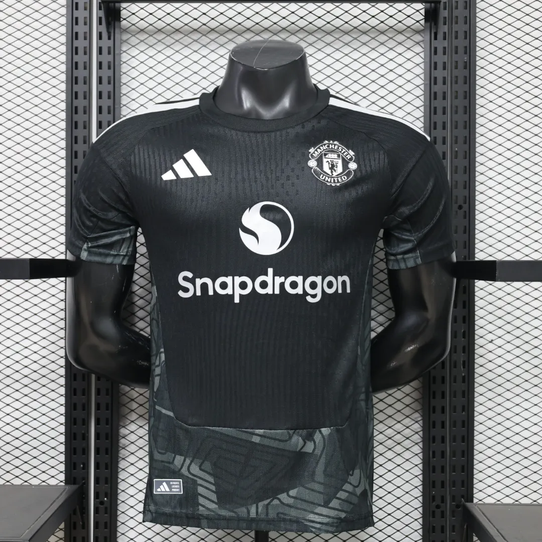 2026-27 Manchester United Goalkeeper Jersey - Player Version