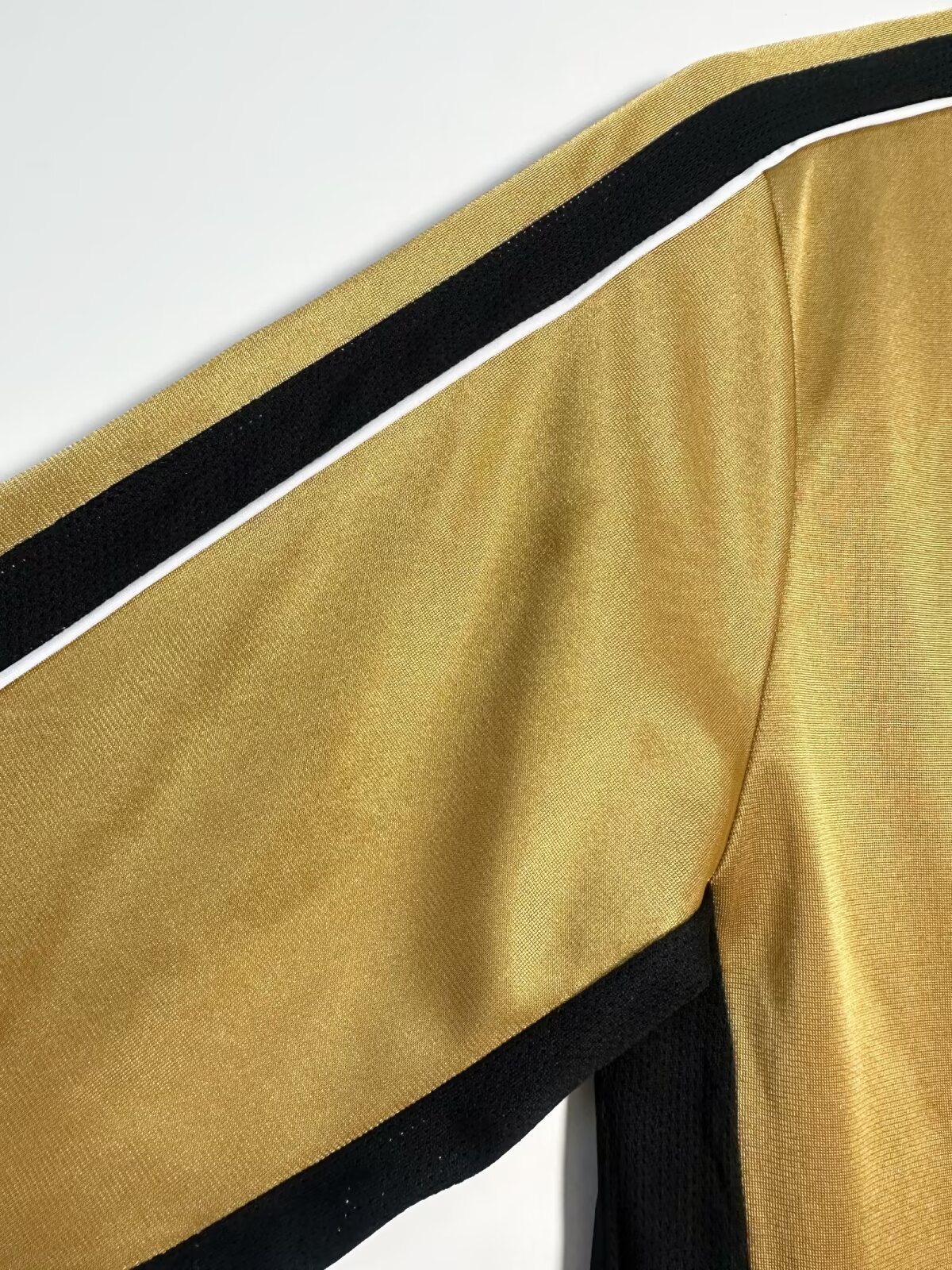 2007-08 Manchester United Reversible Centenary Retro Long-Sleeve Jersey
