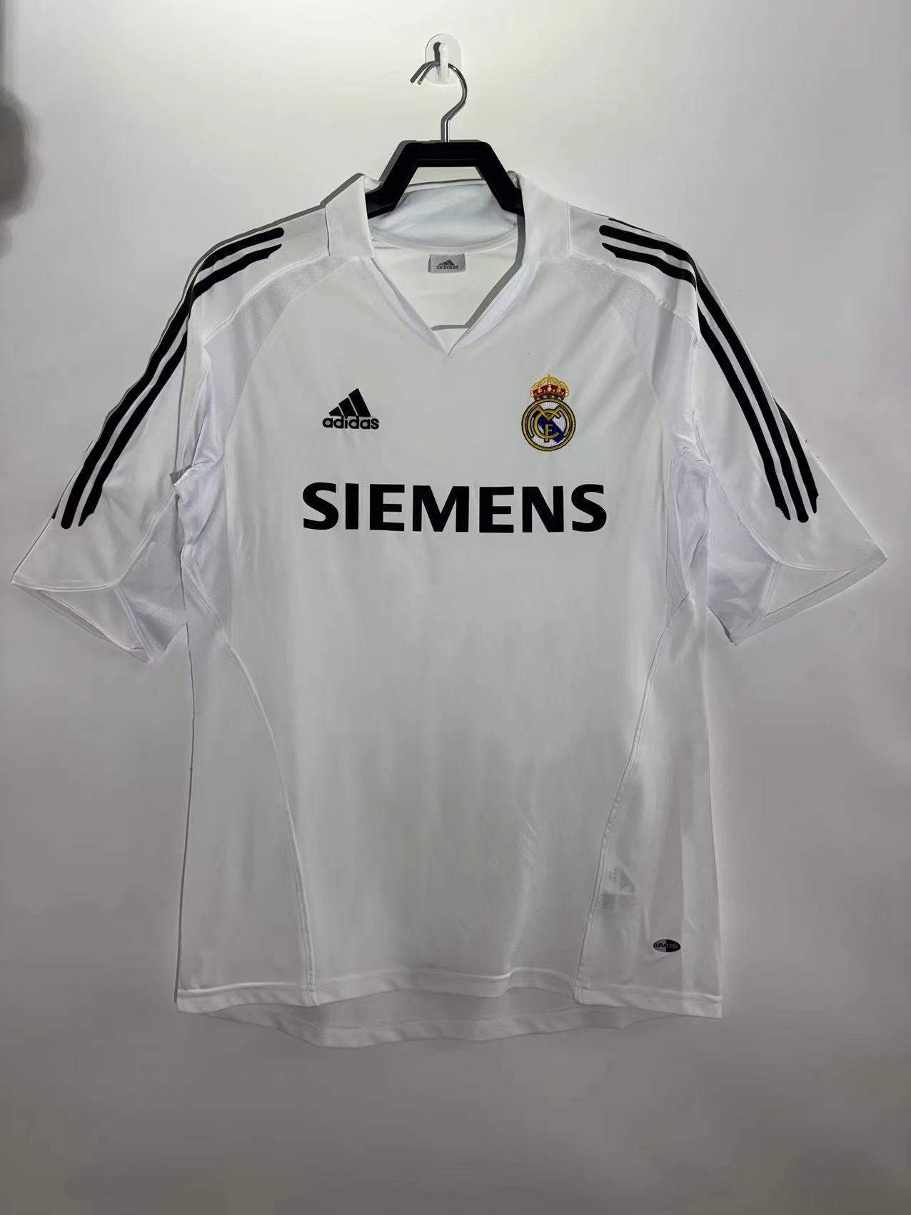 2005-06 Real Madrid Home Retro Jersey