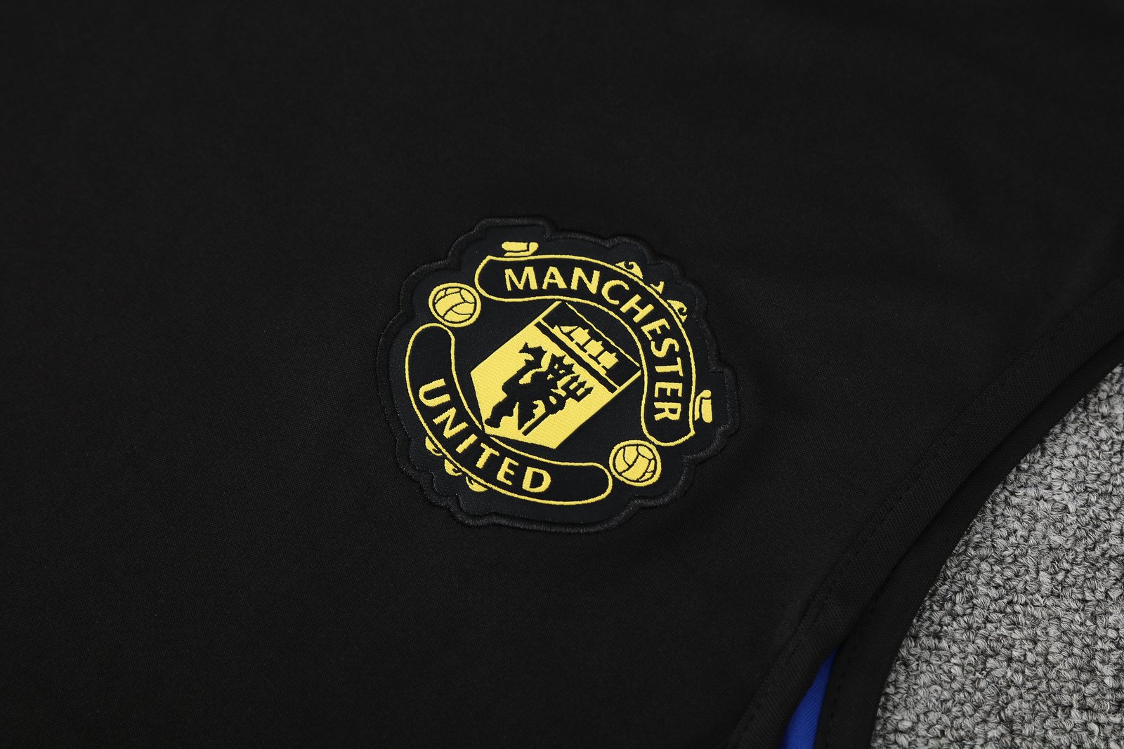 2025-26 Manchester United training vest jersey
