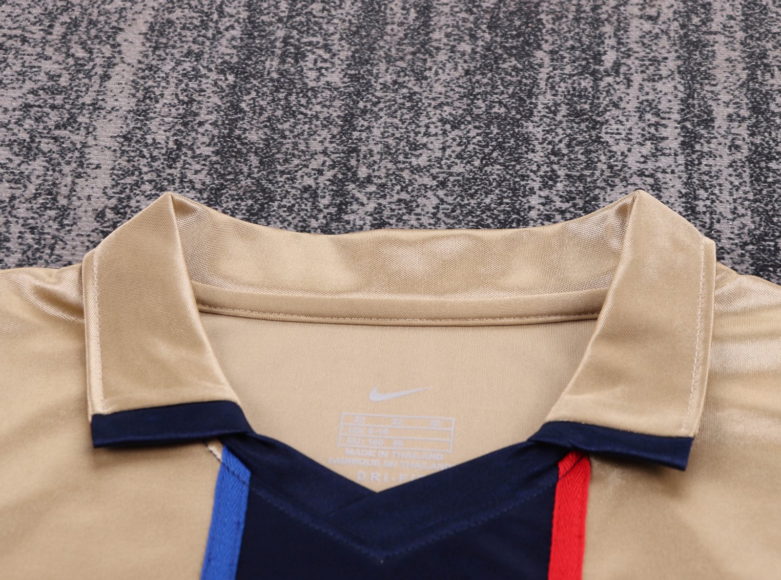 2001-02 Barcelona Away Retro Jersey – Kids'