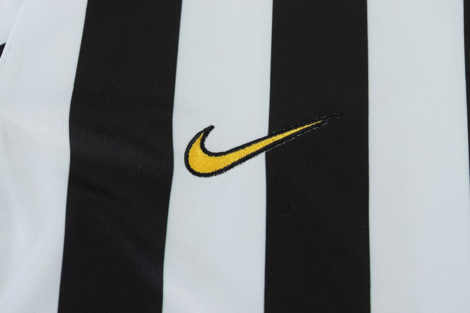 2003-04 Juventus Home Retro Jersey - Children's