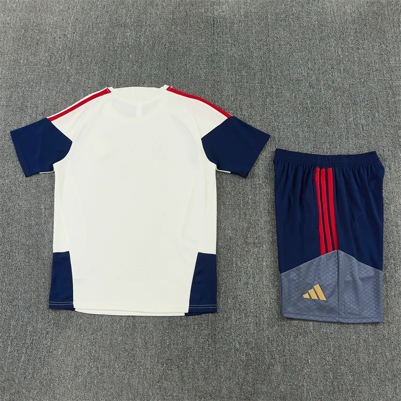 2026-27 Bayern Munich Beige Short-Sleeve Training Jersey