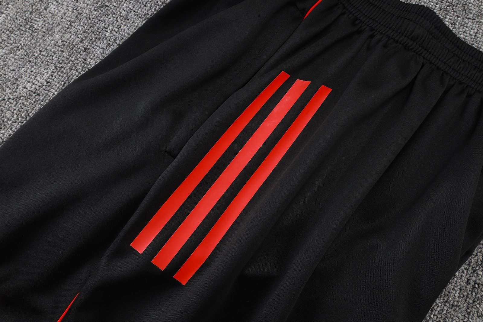 2025-26 season Bayern Munich black short-sleeved training kit