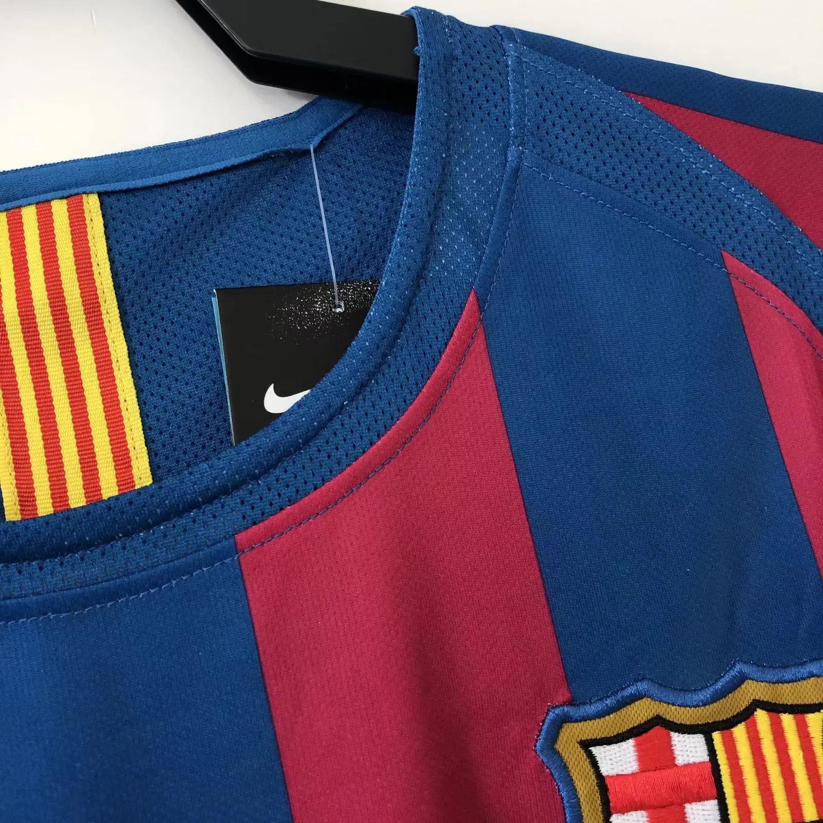 2005-06 Barcelona Home Retro Jersey - League Plate