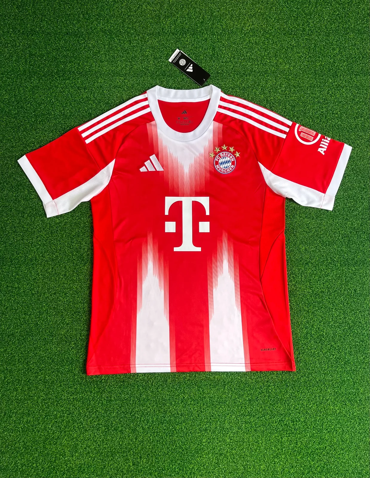 2025-26 Bayern Home Jersey
