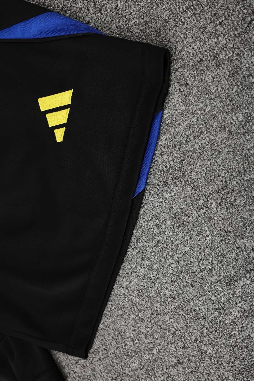 2025-26 Manchester United training vest jersey