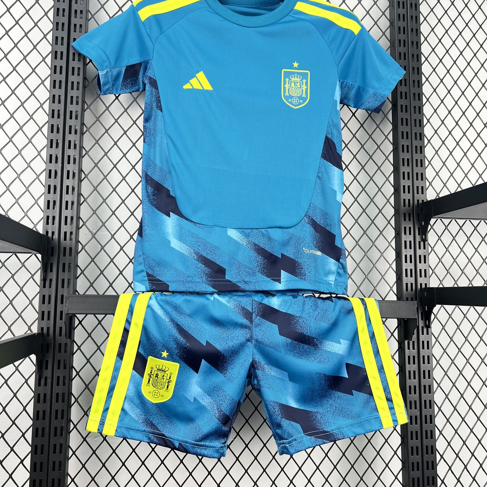 2026-27 Spain Goalkeeper Jersey - Kids'