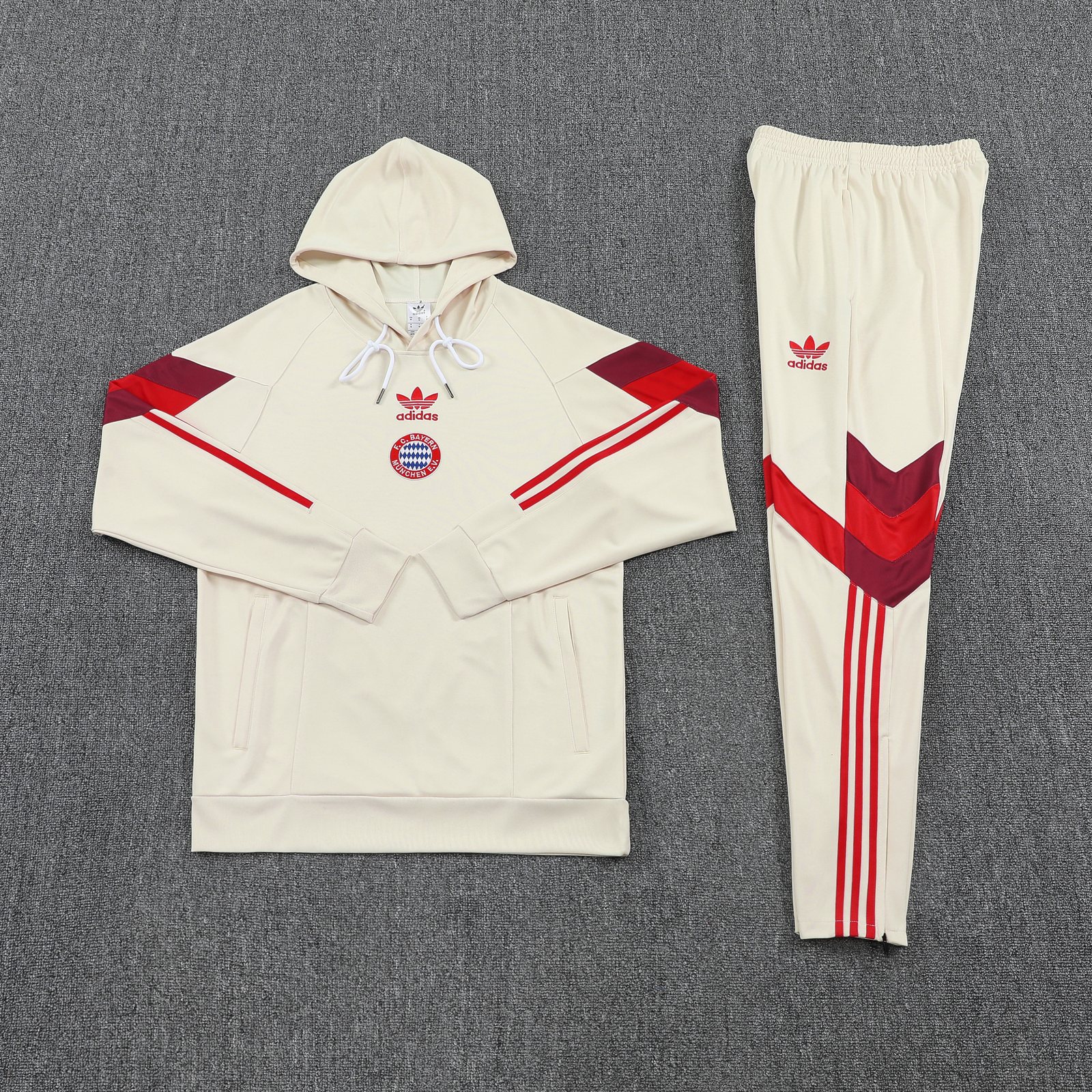 2025-26 Bayern Munich off-white training hooded jersey