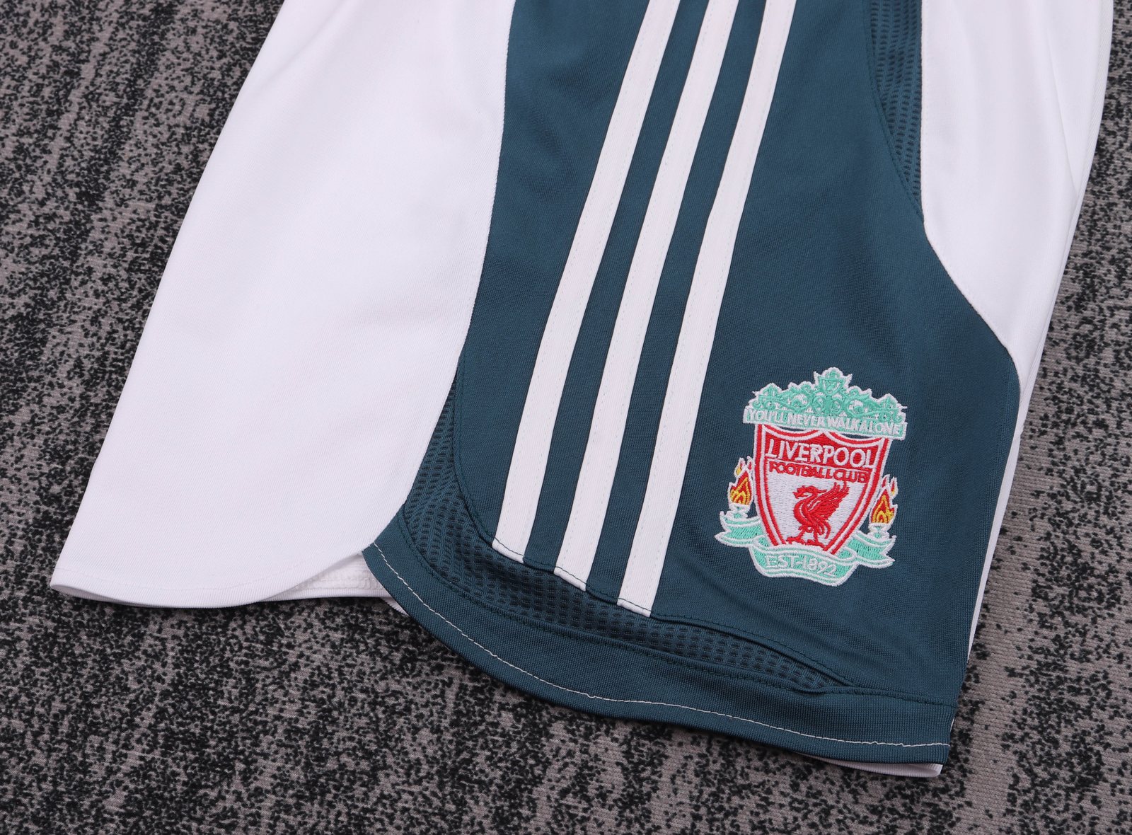 2006-08 Liverpool Away Retro Jersey - Kids
