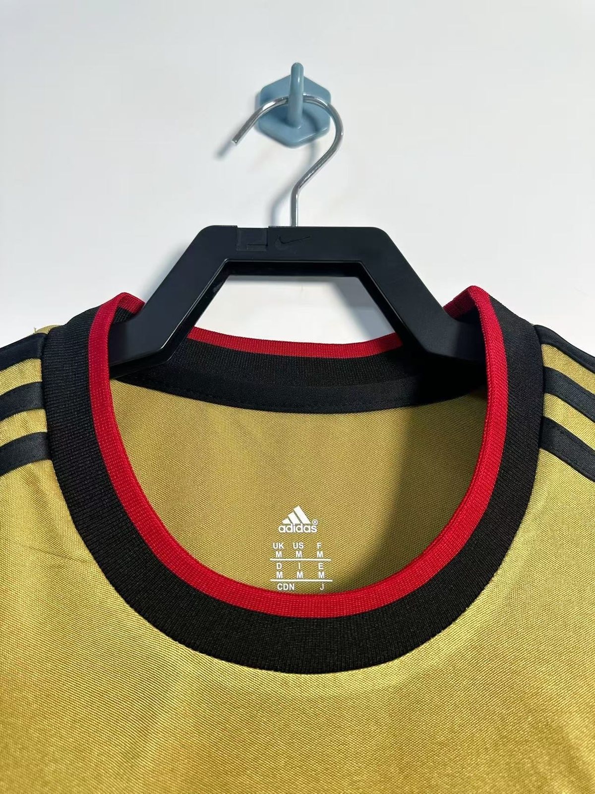 2013–14 AC Milan Away Retro Jersey